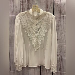 Vintage 1980’s blouse. Off-white.